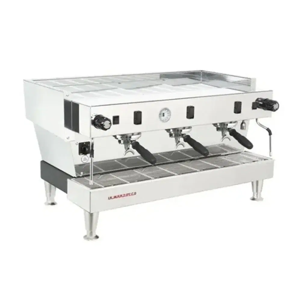 La Marzocco Linea Classic S EE 3 Group Commercial Espresso Machine, 208-240V, 1-Phase