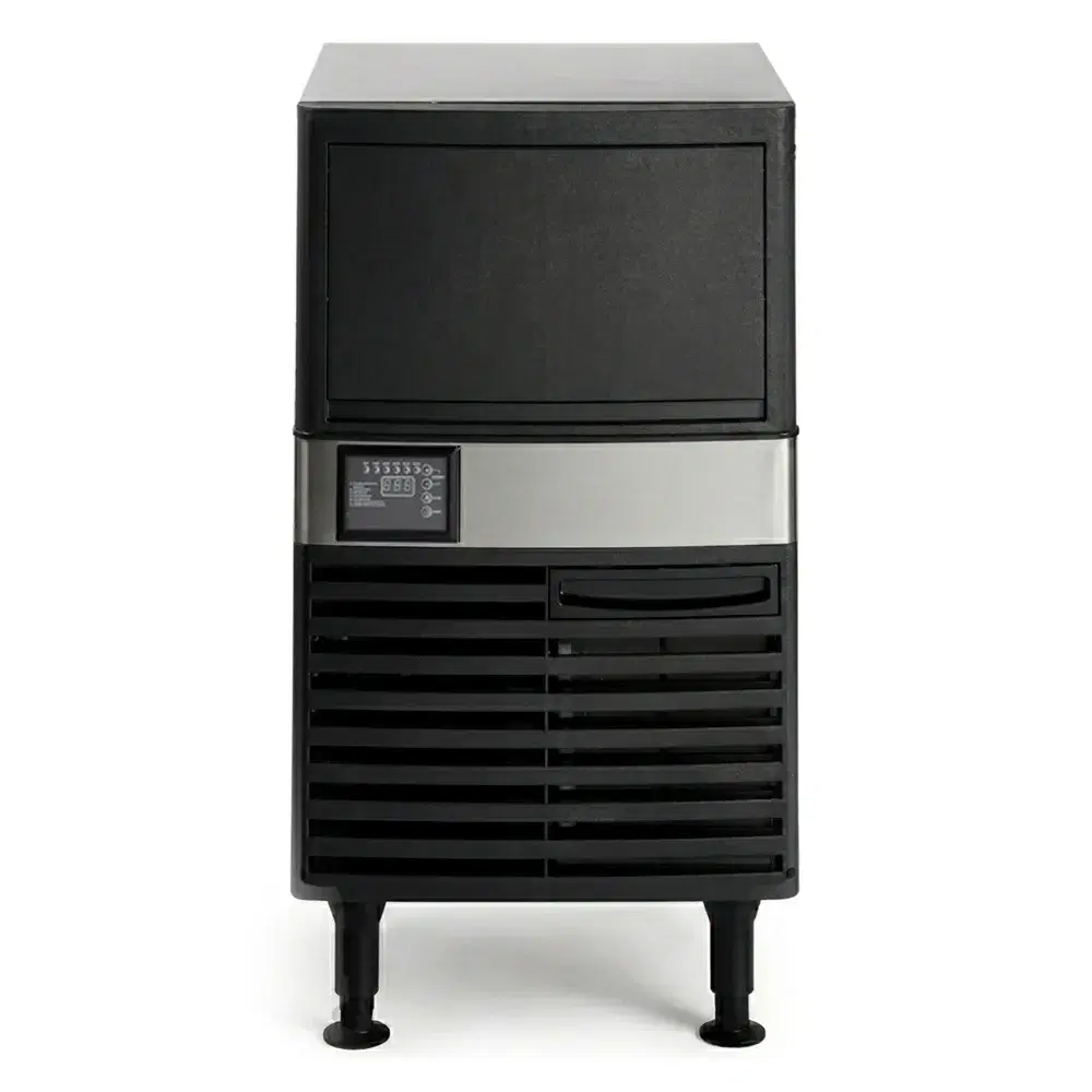 ChefPro Series 20" Undercounter Ice Machine with 40 lb Bin, Air Cooled, Full Cube, 129 lb/day